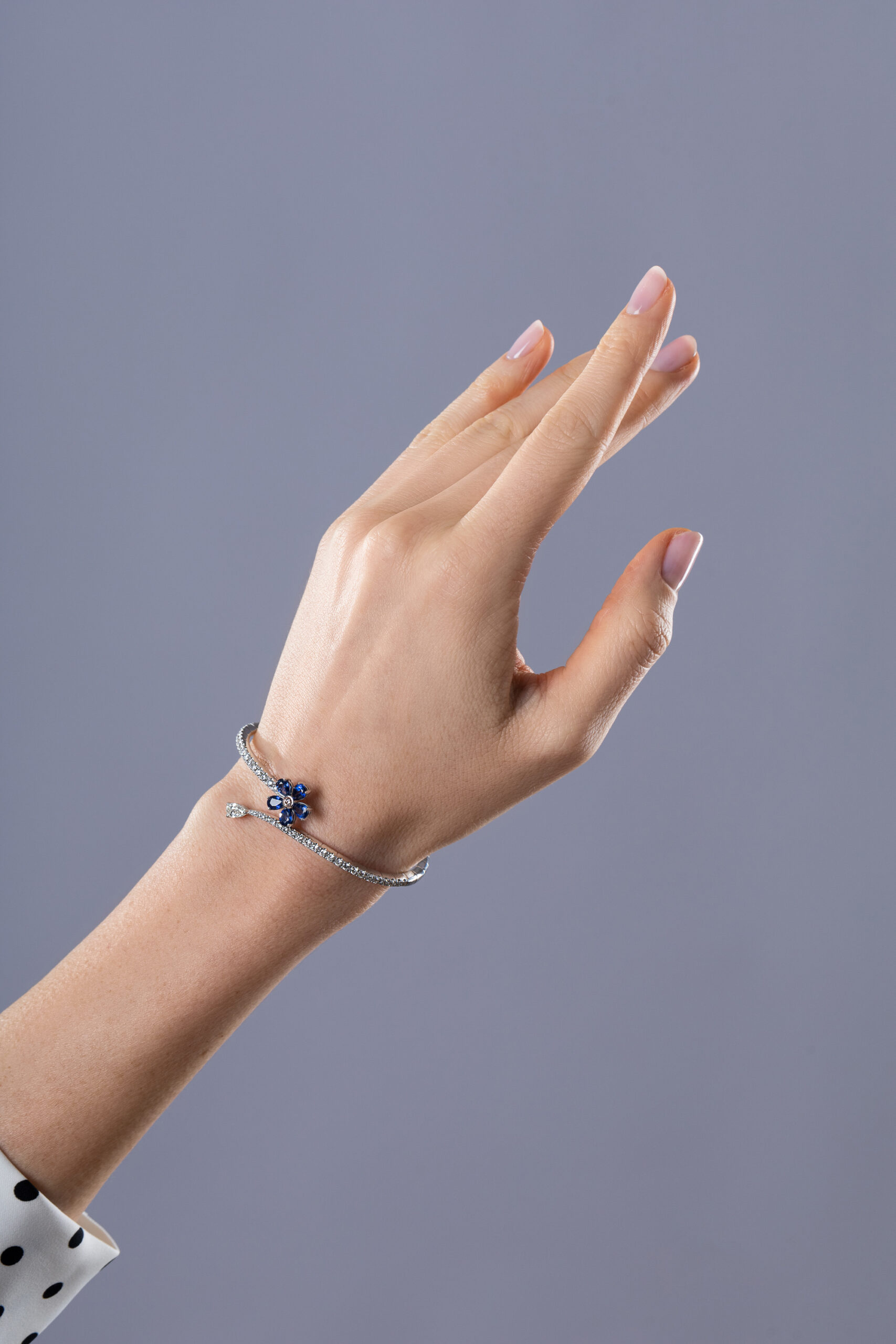 Браслет с бриллиантами и сапфирами