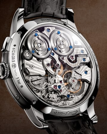 Rose gold Jaeger-LeCoultre Duometre Chronograph Moon Q622252J watch, close-up of the back of the case