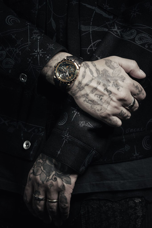 6f0b3966-excaliburdrwoomonotourbillon-wristshot
