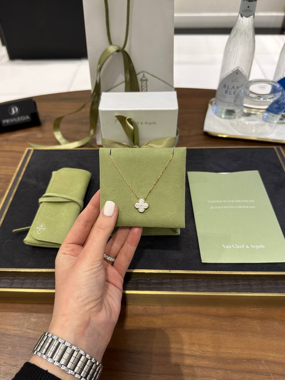 Подвеска Van Cleef & Arpels Vintage Alhambra