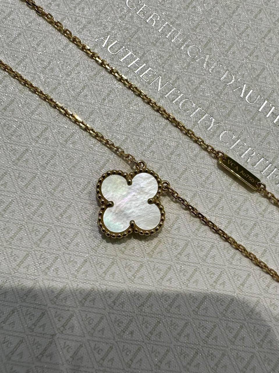 Подвеска Van Cleef & Arpels Vintage Alhambra