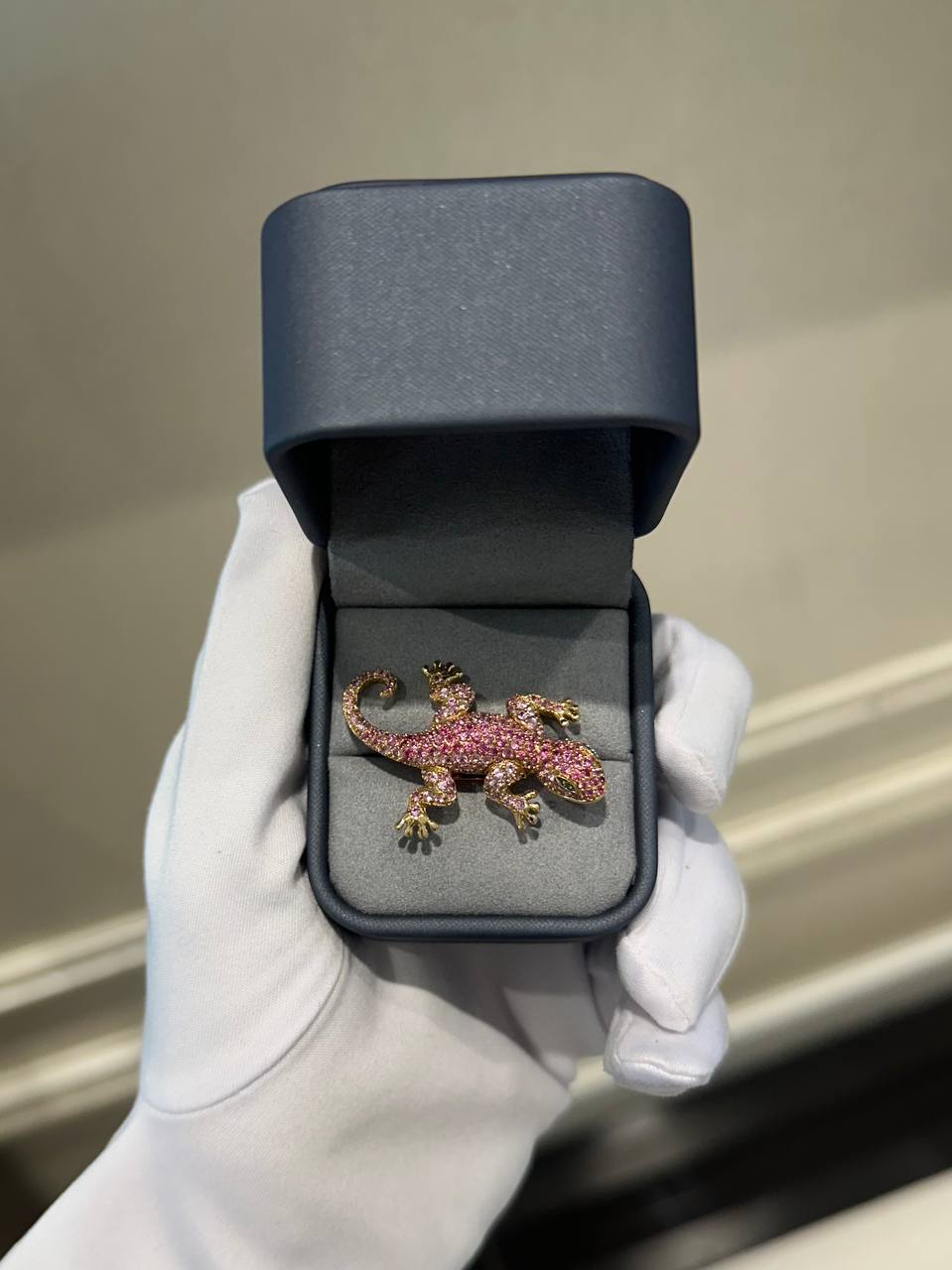 Кулон с розовыми сапфирами "ящерица" 2,75 ct.