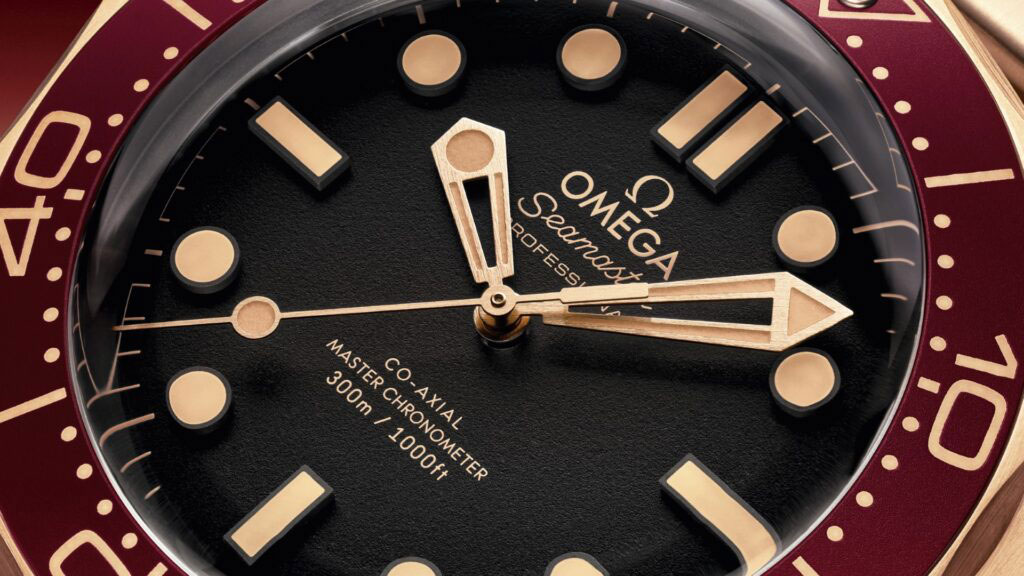 210.90.42.20.01.003_SE_Diver300M_CloseUp_dial_16x9_RVB-1024x576
