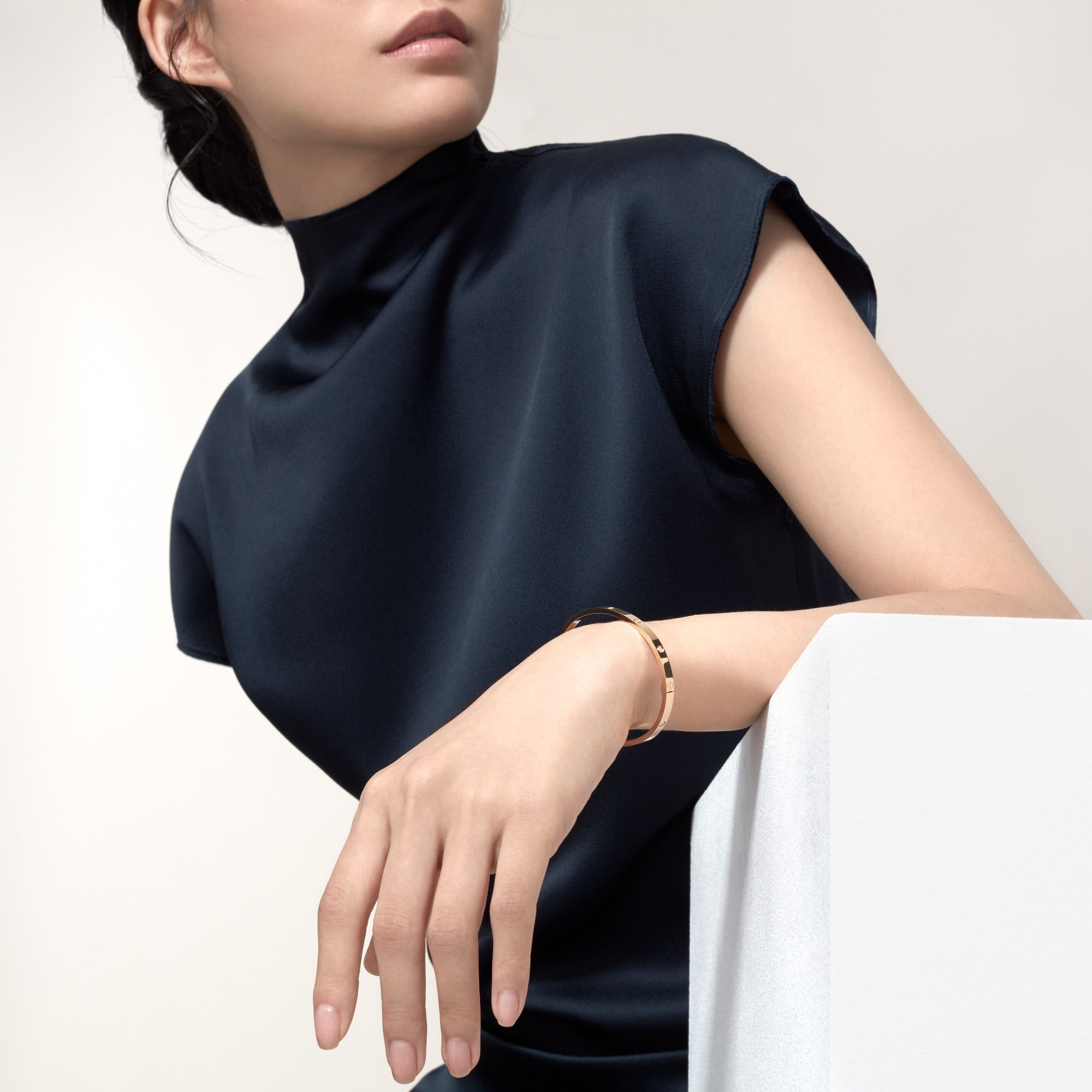 БРАСЛЕТ CARTIER LOVE SMALL MODEL 6 DIAMONDS