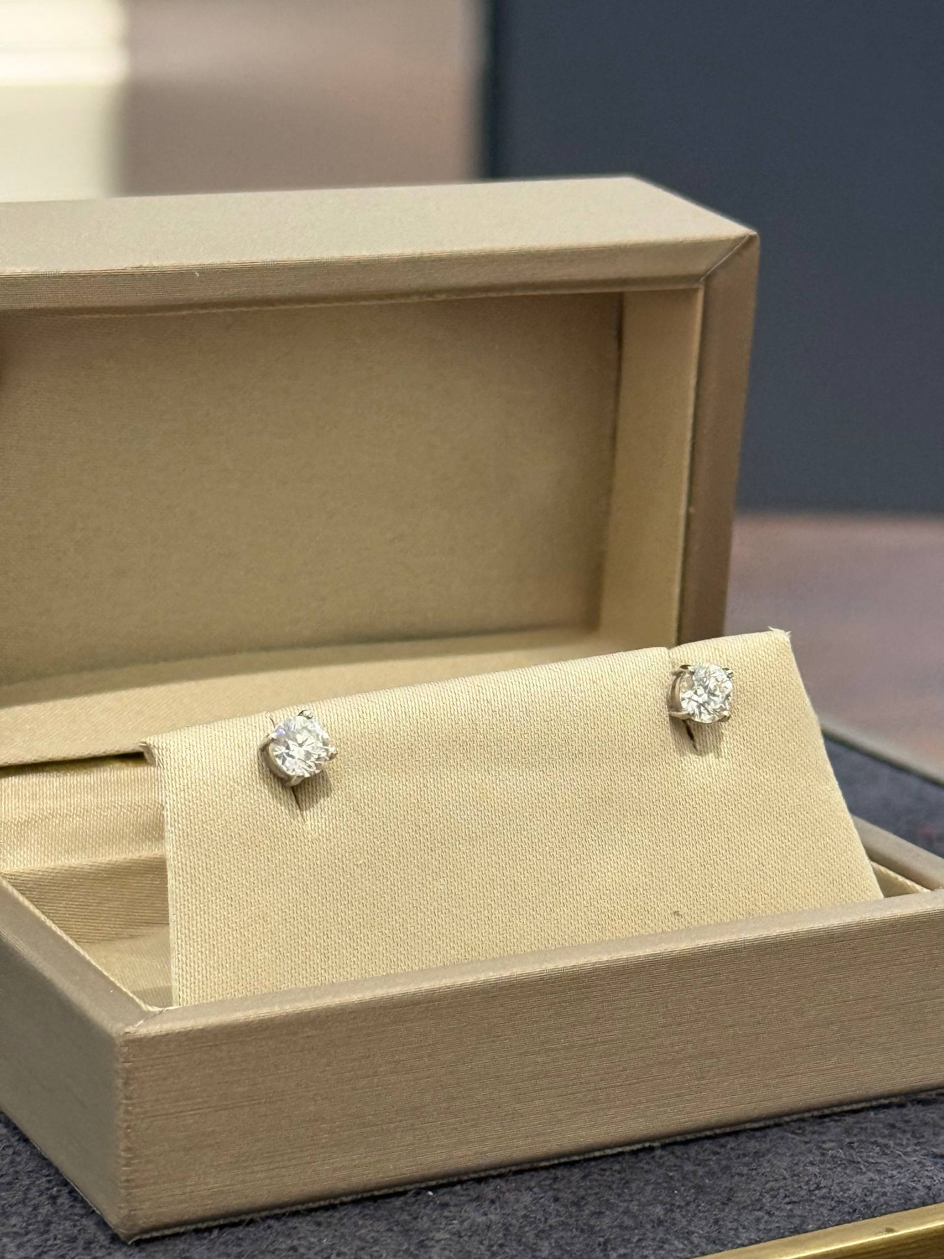 Серьги с бриллиантами 0,84ct