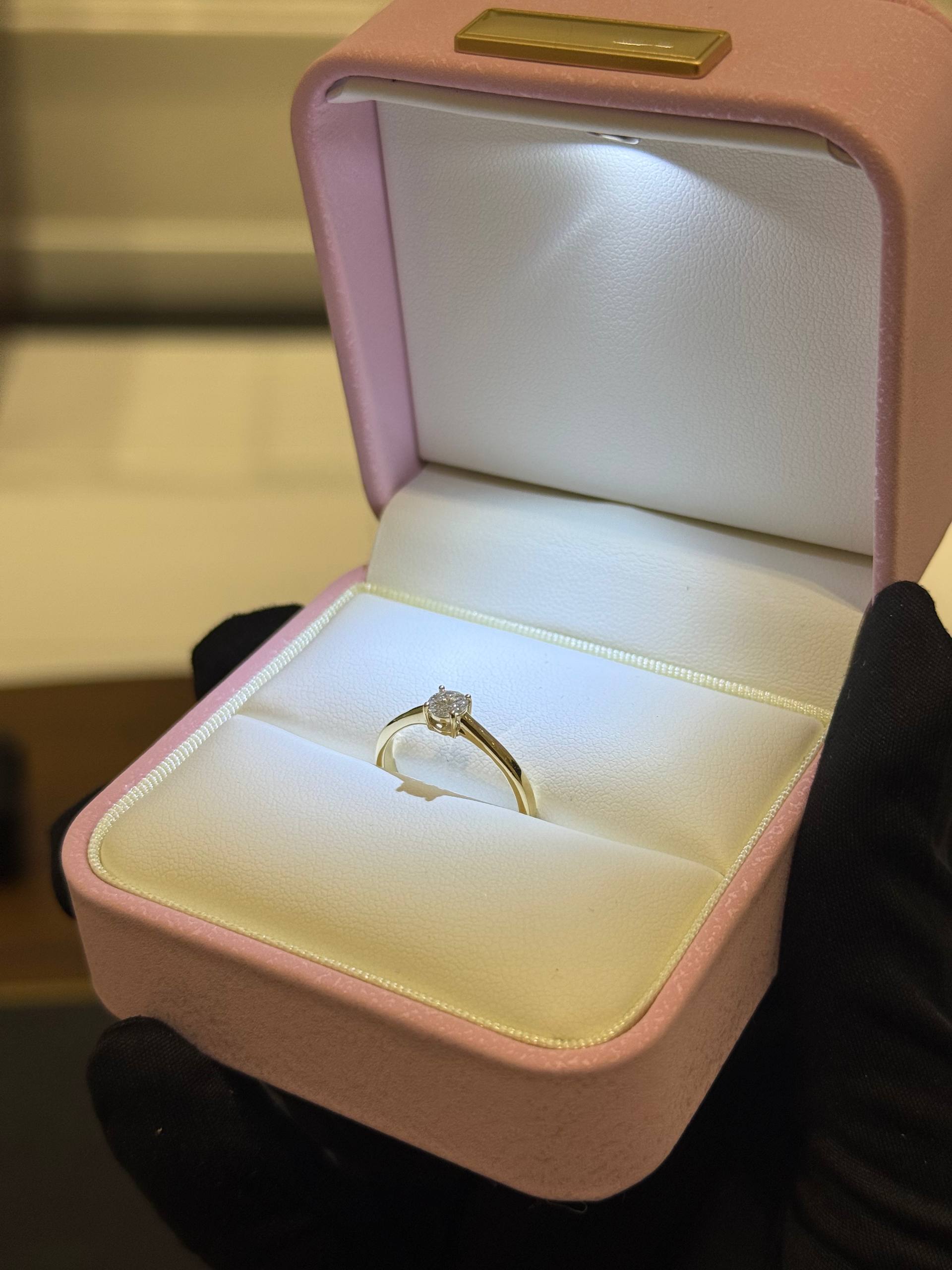 Кольцо с бриллиантом 0,26ct