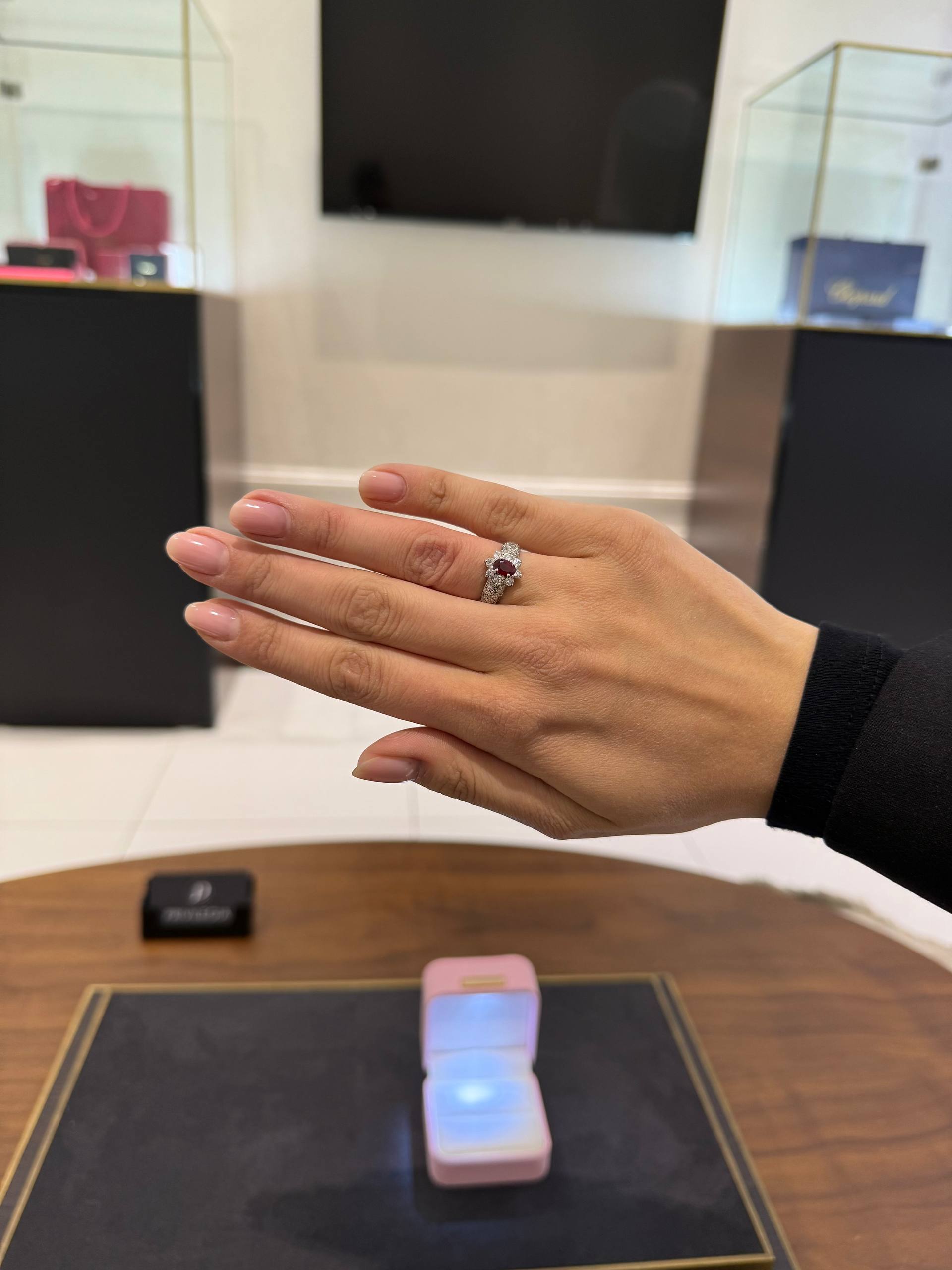 Кольцо с шпинелью и бриллиантами