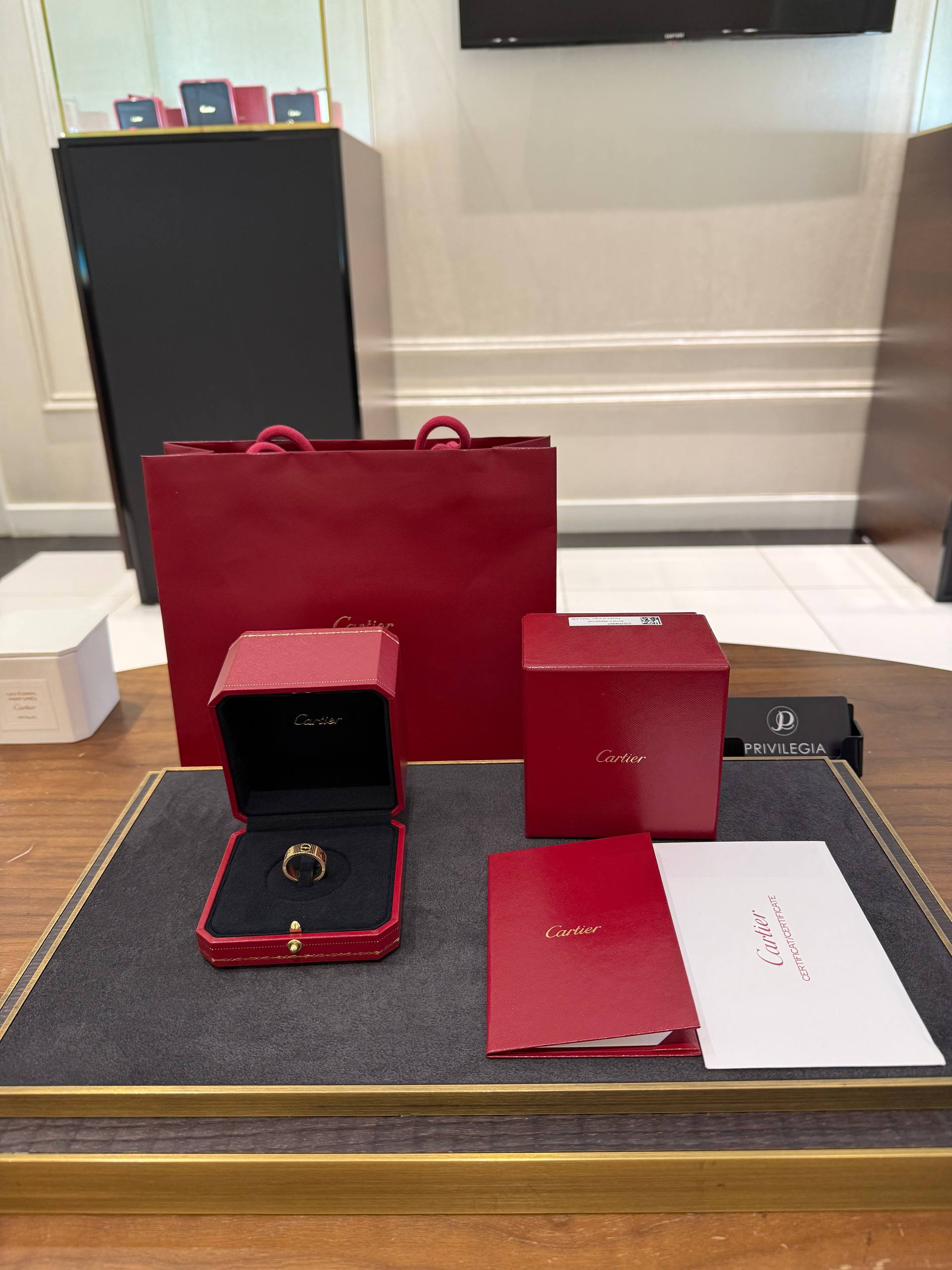 Кольцо CARTIER LOVE UNLIMITED