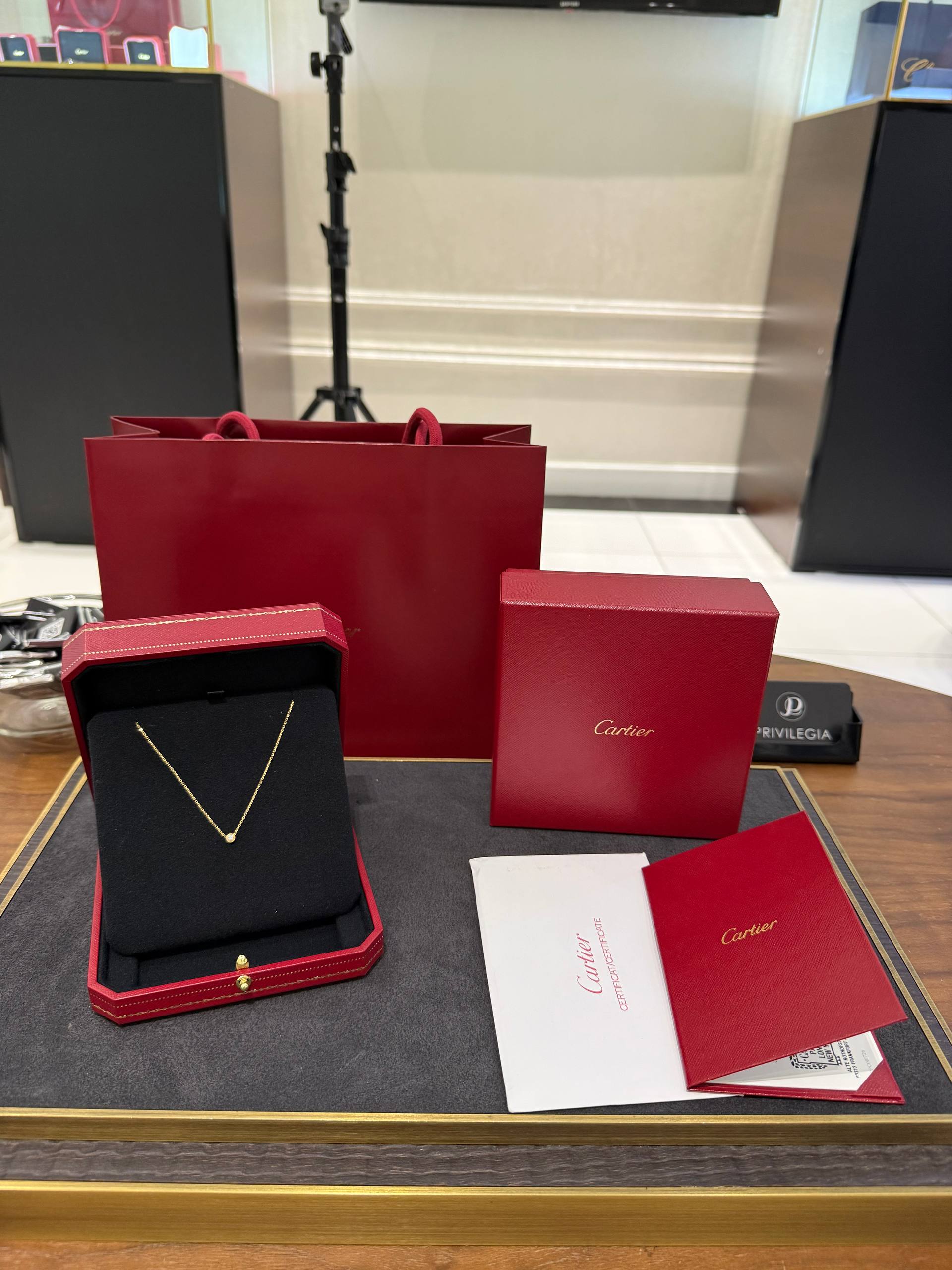 ПОДВЕСКА С БРИЛЛИАНТОМ CARTIER D’AMOUR MINI