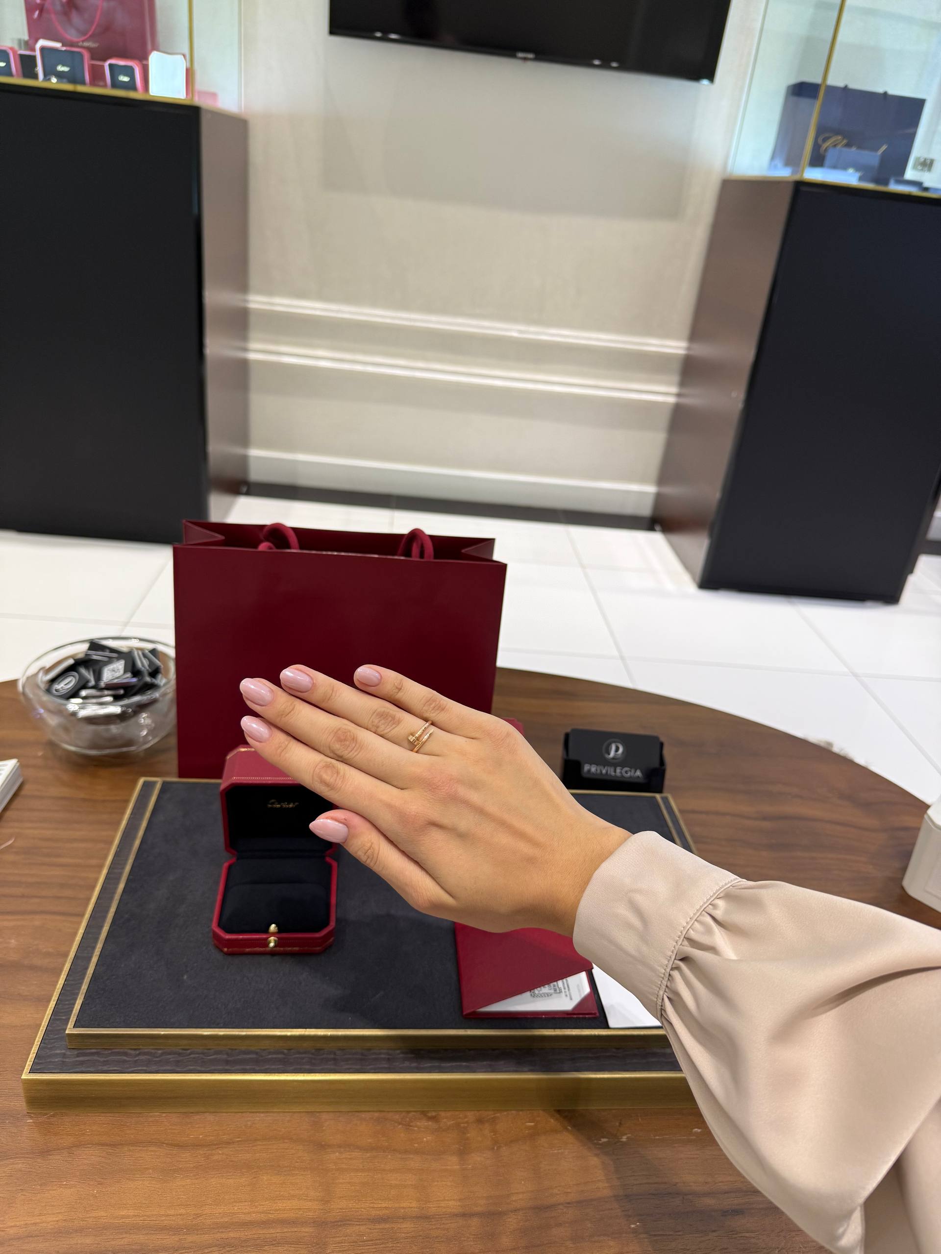 КОЛЬЦО CARTIER JUSTE UN CLOU SMALL MODEL