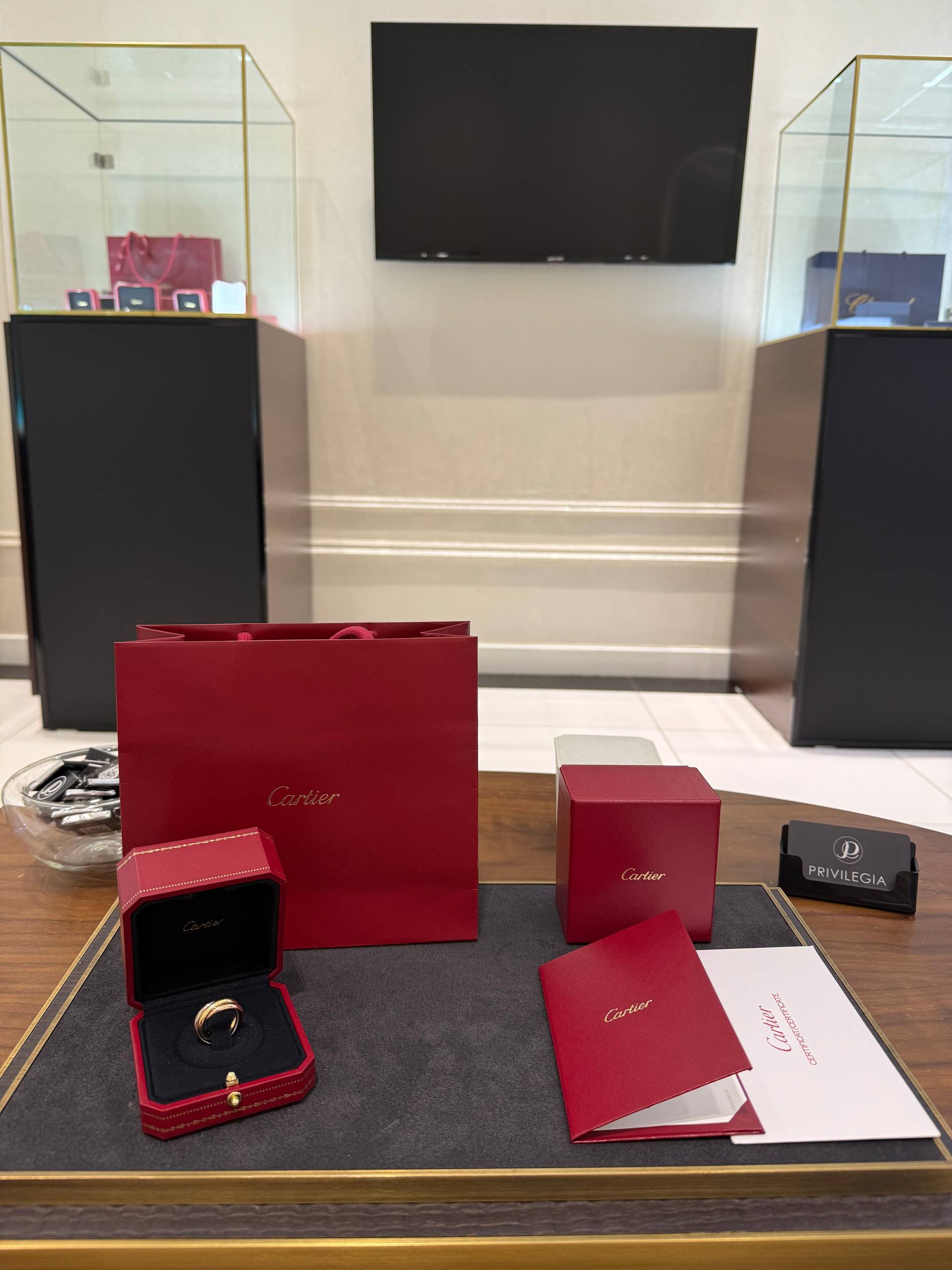 Кольцо Cartier Trinity classic