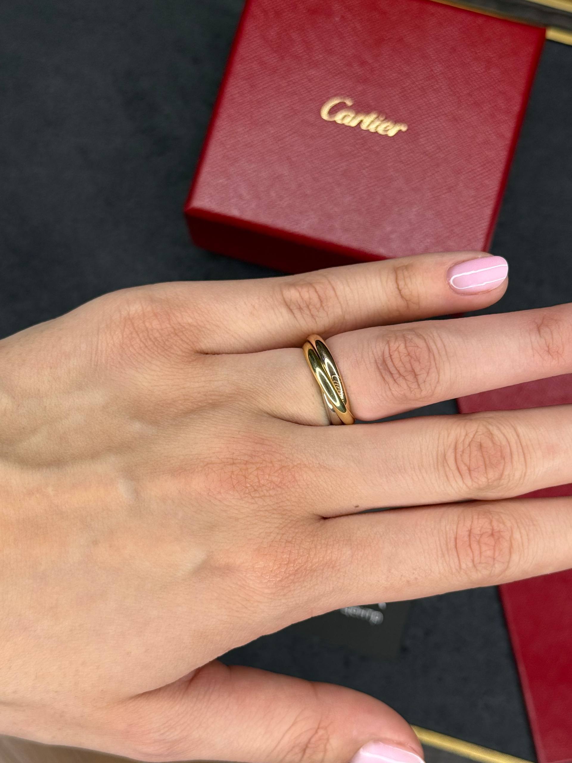 Кольцо Cartier Trinity Small Model